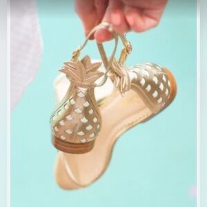 Lily Pulitzer Pineapple Sandals Size 6